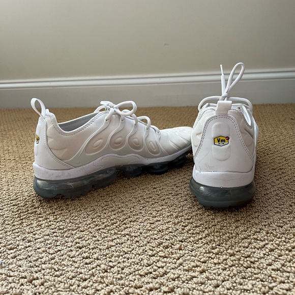 White Nike Air Vapormax Plus - Picture 7 of 11
